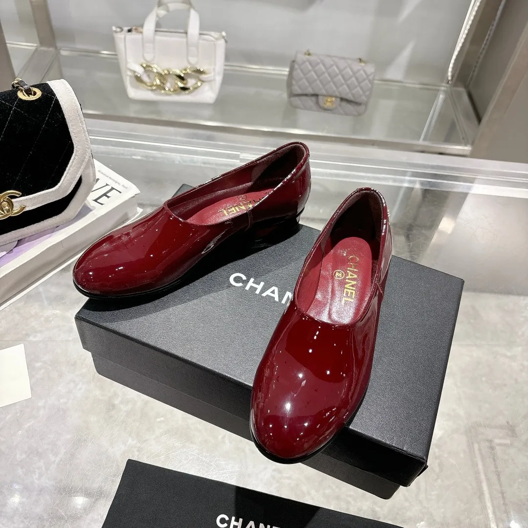👟👟Ex-factory price 380👟👟 Genuine leather sole +40 25C early spring new Chanel loafers; fabric: patent leather: color black; white; burgundy, code number: 5-40; (custom-made 41 custom-made non-refundable)